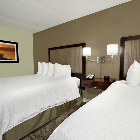 Hampton Inn & Suites By Hilton - Rockville Centre Exterior foto